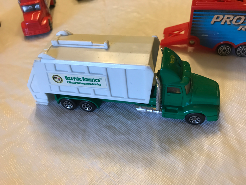 Illustration for article titled Colossal Die-Cast Collection - Box 102 - Keep on Truckin'